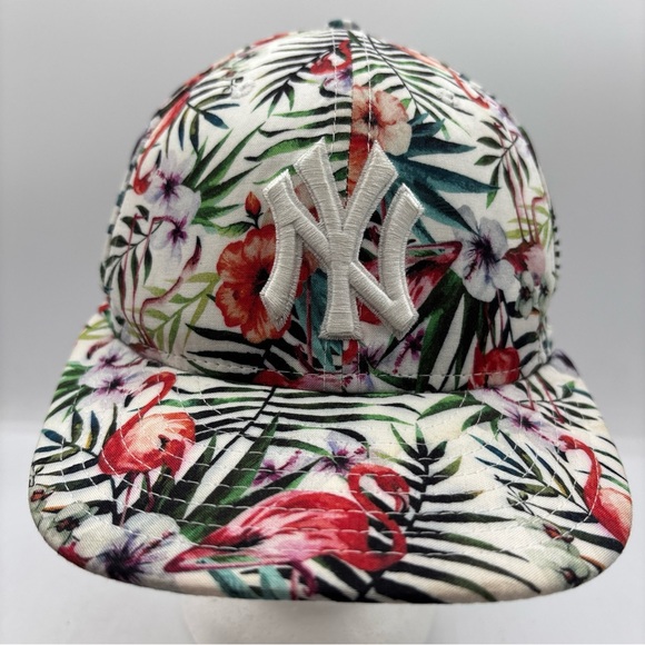 New Era 9Fifty New York Yankees MLB SnapBack Hat Floral Tropical Print OSFM EUC - Picture 1 of 8
